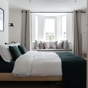  Apartment Bower